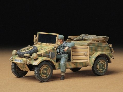 Model plastikowy German Kubelwagen Type 82 Model plastikowy German Kubelwagen Type 82