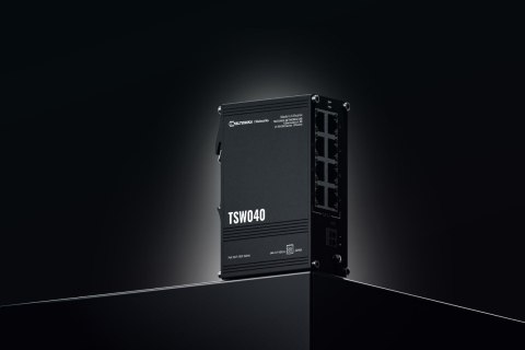 Teltonika TSW040 switch przemysłowy PoE (TSW04000000) Teltonika TSW040 switch przemysłowy PoE (TSW04000000)