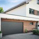 Brama garażowa segmentowa Renomatic/Hormann z napędem Supramatic E i szyną FS10-K - przetłoczenia L Planar. Wymiar 5000x2250mm.