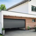 Brama garażowa segmentowa Renomatic/Hormann z napędem Supramatic E i szyną FS10-K - przetłoczenia M Planar. Wymiar 5000x2125mm.