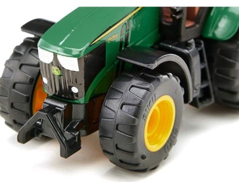 Traktor John Deere 6215R Traktor John Deere 6215R