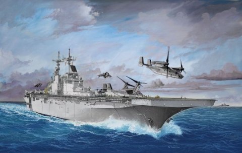 Model plastikowy US Navy Assault Carrier 1/700 Model plastikowy US Navy Assault Carrier 1/700