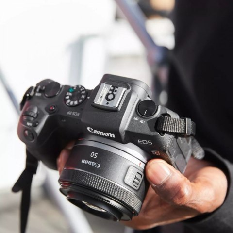 Aparat bezlusterkowy EOS R6 Mark II 5666C004 V5 + Obiektyw RF 50mm F1.8 STM 4515C005 Aparat bezlusterkowy EOS R6 Mark II 5666C004 V5 + Obiektyw RF 50mm F1.8 STM 4515C005