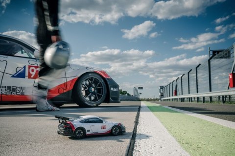 Puzzle 108 elementów 3D Pojazdy Porsche 911 GT3 Cup Puzzle 108 elementów 3D Pojazdy Porsche 911 GT3 Cup