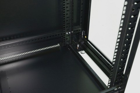 Szafa rack 32U 600x800mm czarna stojąca Szafa rack 32U 600x800mm czarna stojąca