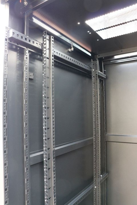 Szafa rack 42U 600x1000mm stojąca czarna Szafa rack 42U 600x1000mm stojąca czarna